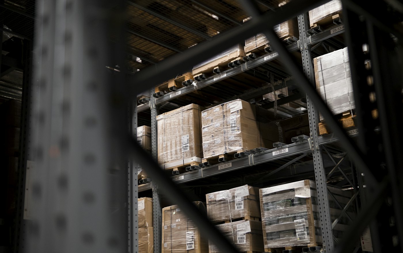 A regional roll-up must drill to outlier stores